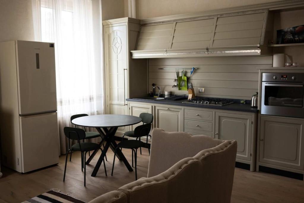 Merulana Penthouse: 5 Minutes Walk From Colosseum Exterior photo